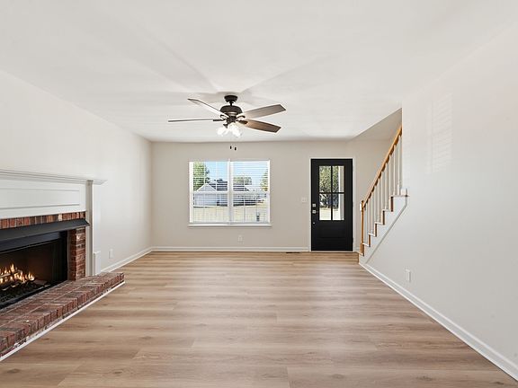 2nd image of 1306 Pearlknob Ct