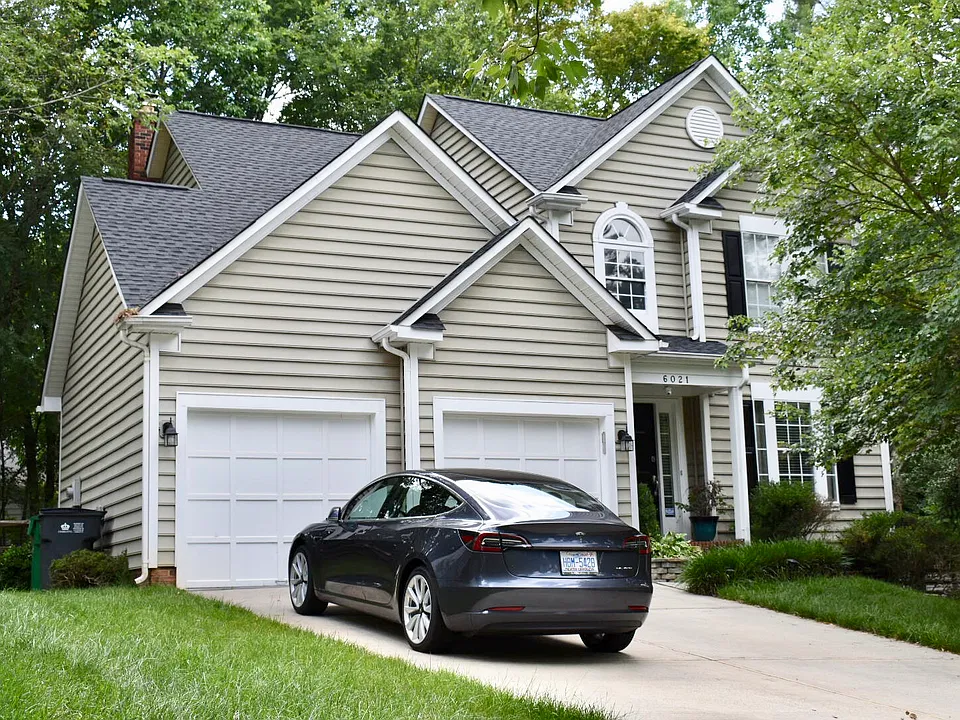 6021 Pecan Cove Ln