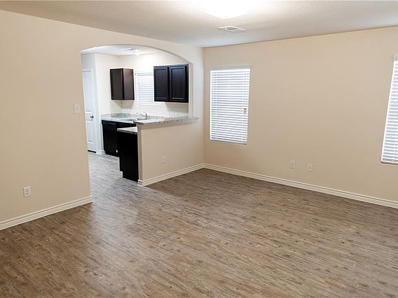 3rd image of 1609 Oriole St