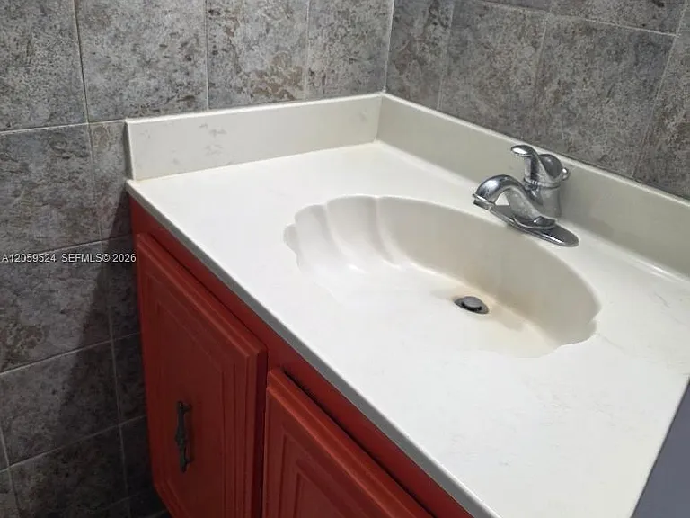 800 Parkview Dr #716 — Photo 11