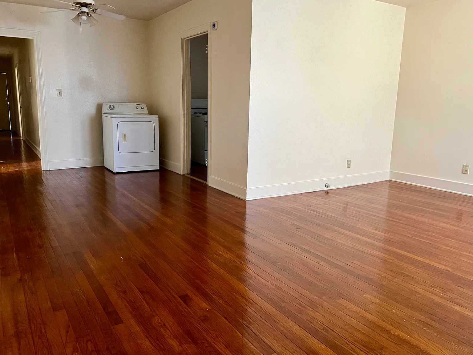 2 bed, 1000 sqft, $950 — Photo 2