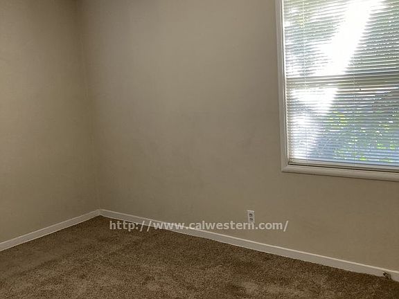 5th image of 1679 Mackey Ave