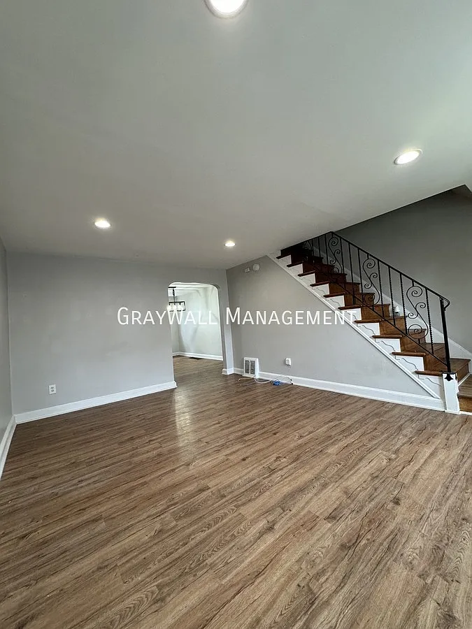 $2,050 - 3 Bedroom 1 Bathroom House In Collingdale With Great Amenities — Photo 2