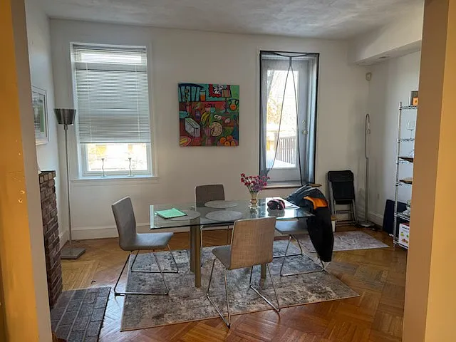 3 bed, 2350 sqft, $6,000 — Photo 4