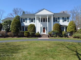 19 Briarcliff Rd, Upper Saddle River, NJ 07458