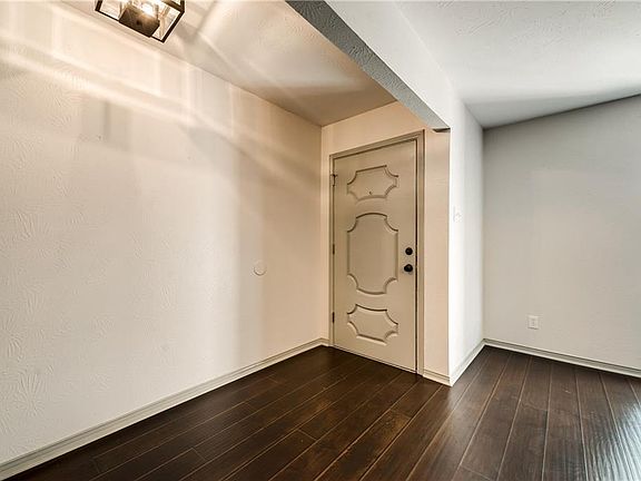 3rd image of 2934 Dove Meadow Dr
