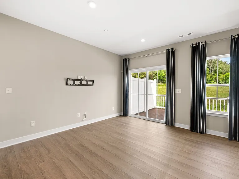 1000 Mountain View Dr — Photo 10