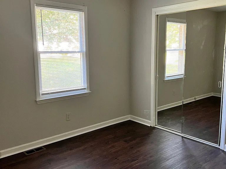 309 Elmhurst Ave — Photo 14