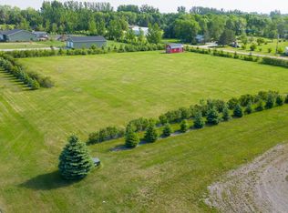 3144 Lakeview Dr, Jamestown, ND 58401