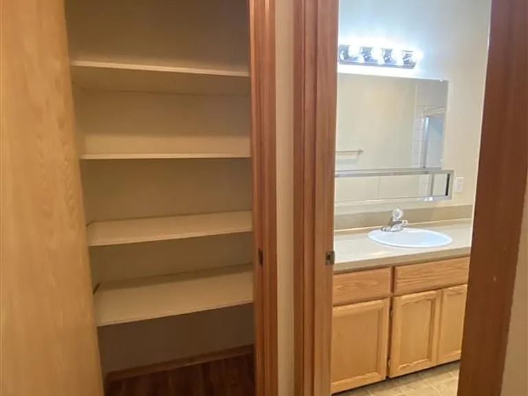 Laura Lane Apartments — Photo 8