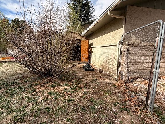 3rd image of 6353 Chippewa Rd