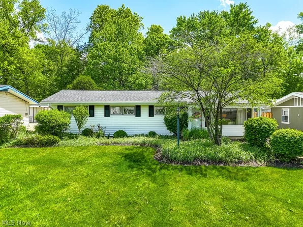 9241 Cranbrook Dr, Northfield, OH 44067