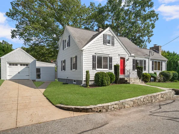 15 Kinne St, West Warwick, RI 02893