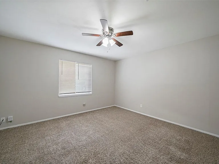 643 Ames St — Photo 30