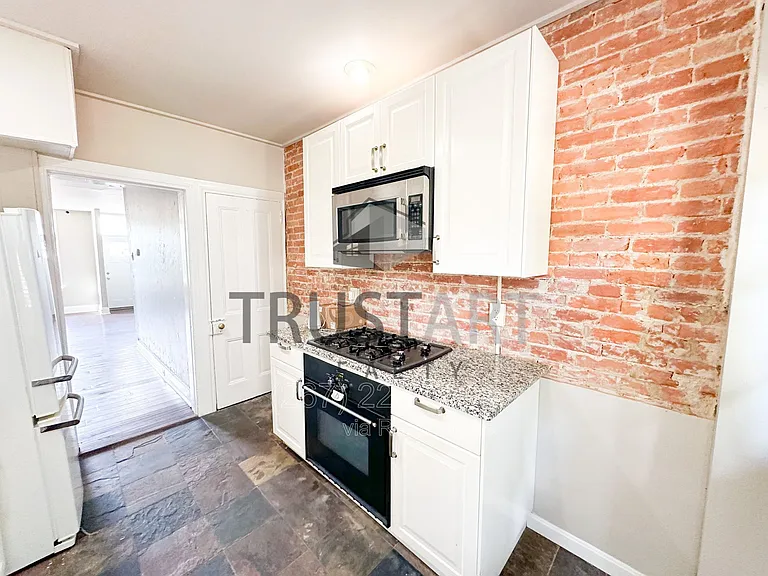 3885 Manor St #1 — Photo 2