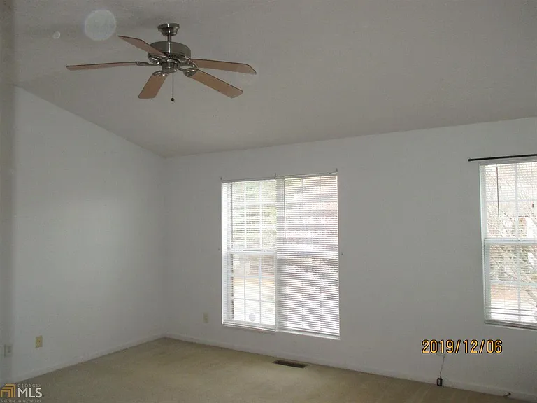 2296 Strathmoor Manor Dr — Photo 7