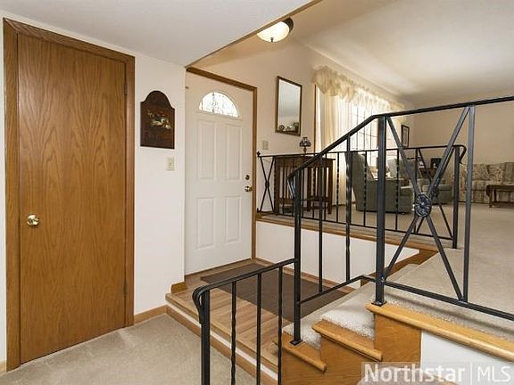 3rd image of 2655 Riviera Dr S