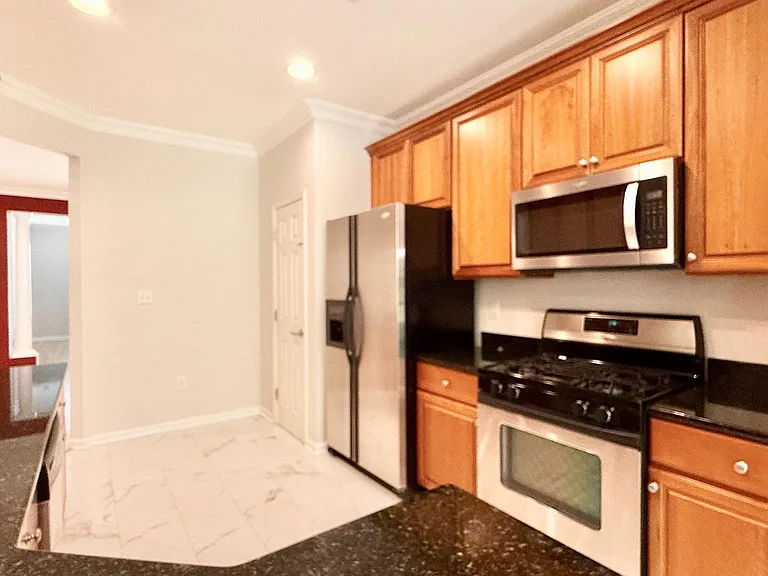 40 Truman Ave — Photo 14