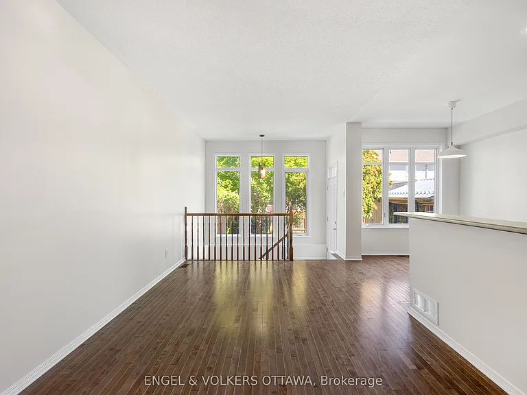729 Nakina Way — Photo 10