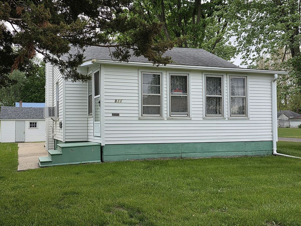 1st image of 811 Jackson St