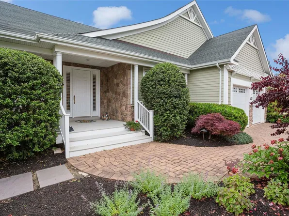 62 Tyler Drive, Riverhead, NY 11901
