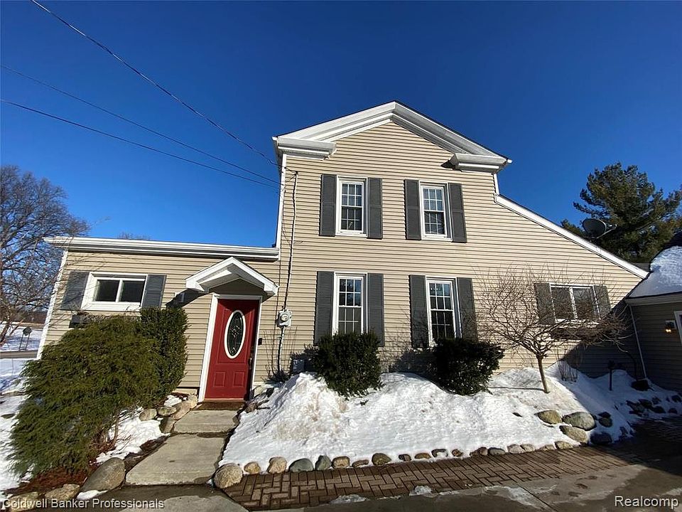 7384 Lake Rd, Fenton, MI 48430 Zillow