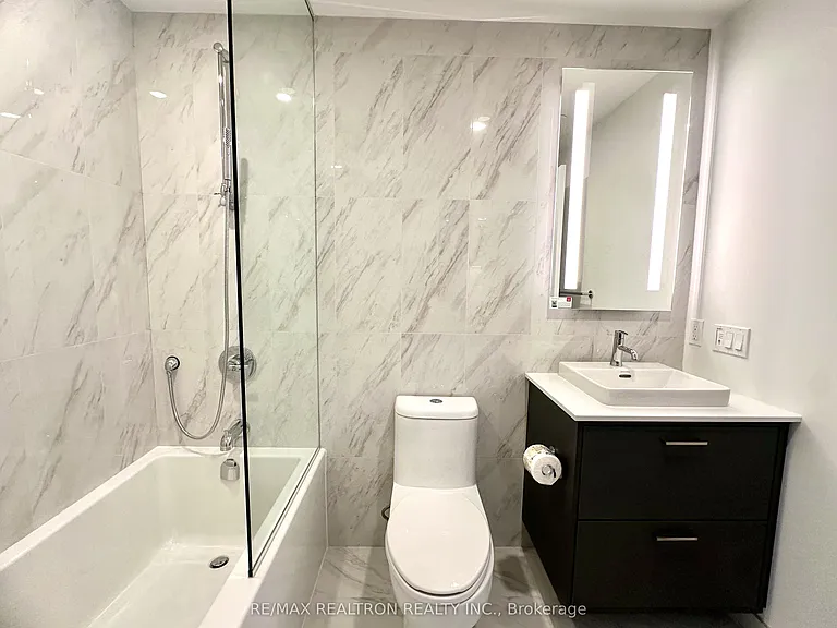858 Dupont St #309 — Photo 8