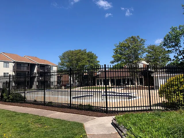 2 bed, 734 sqft, $1,450 — Photo 2
