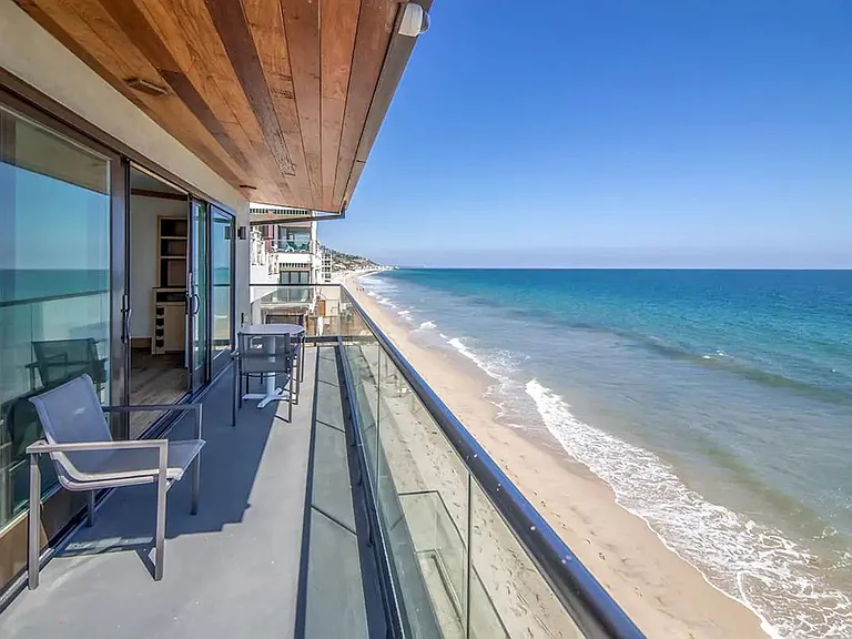 Maximize the living space by opening the large, glass doors and step onto your private balcony