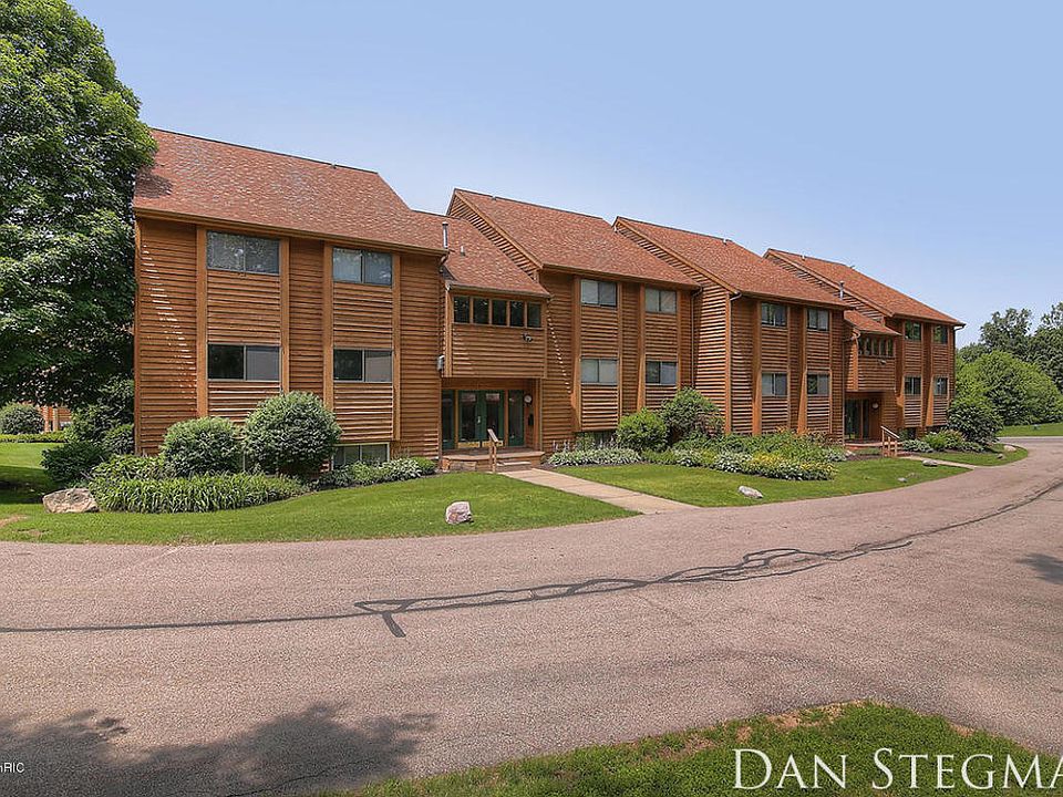 1st image of 6721 Boca Vista Dr NE #6