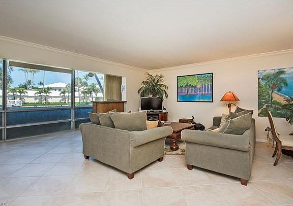5th image of 2500 Gulf Shore Blvd N