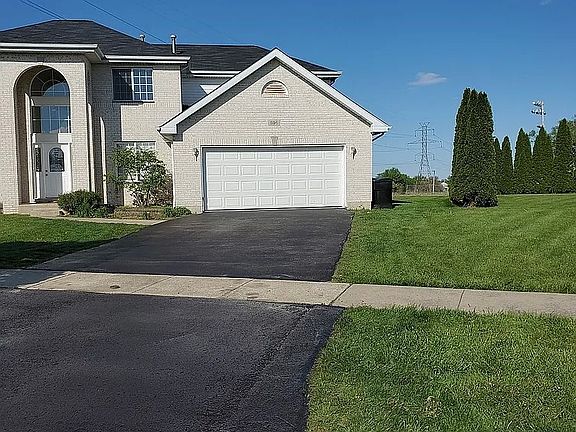2nd image of 596 Farm View Ct