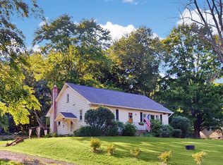 101 Sellersville Dr, East Stroudsburg, PA 18302
