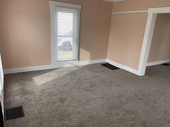 4th image of 706 E Market St