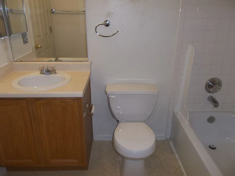 3414 Warren Farm Dr — Photo 8