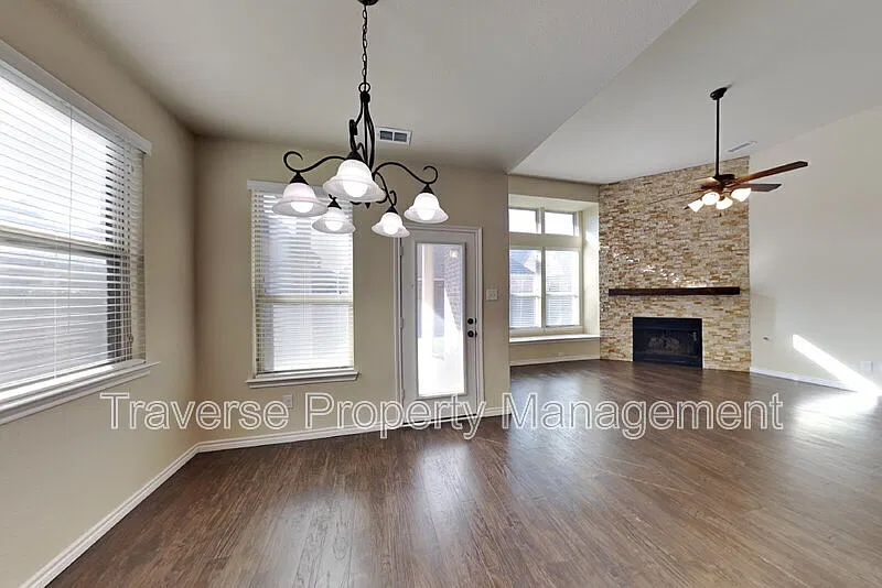 4 bed, 3.0 bath, 3013 sqft, $2,850 — Photo 4