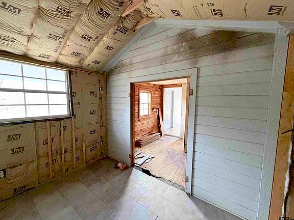 3rd image of 2736 SE County Rd #4250