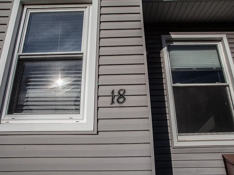 18 Howard Pl #1 — Photo 2