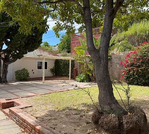 3rd image of 3115 Foothill Rd