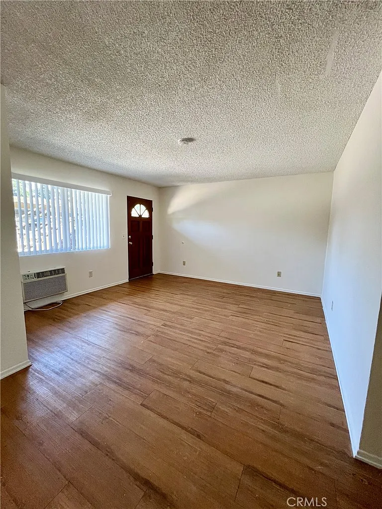 2 bed, 872 sqft, $1,850 — Photo 2