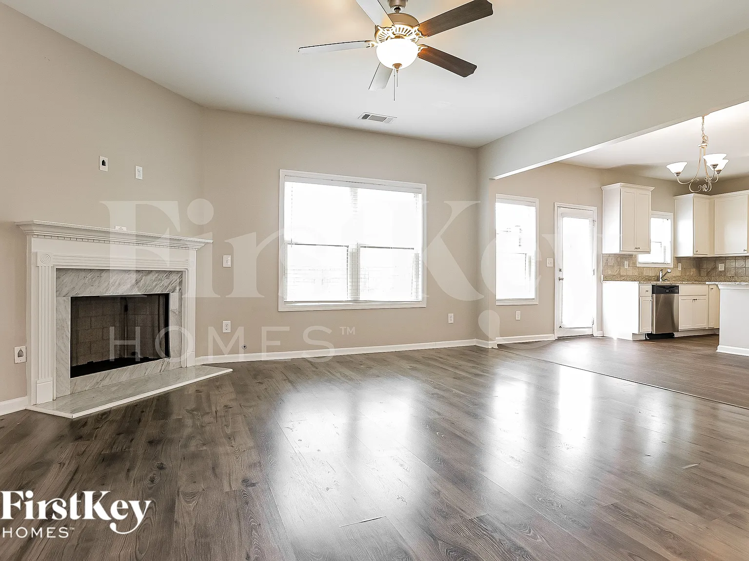 4 bed, 2.5 bath, 2099 sqft, $1,985 — Photo 4