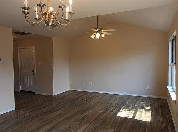 4th image of 6330 Benavides Dr