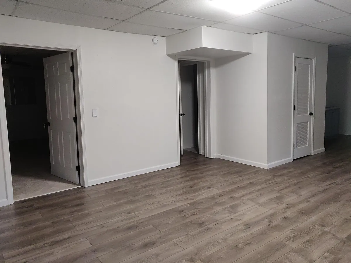 Building Photo - 5515 Arrowind Rd NW #2