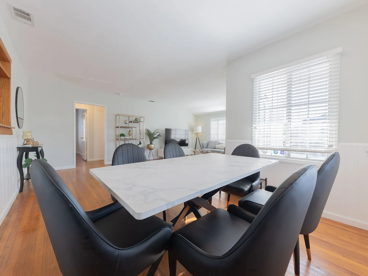 3 bed, 1460 sqft, $7,900 — Photo 4