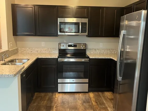 21973 Andover Dr, Macomb, MI 48042