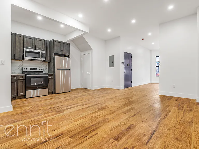 40 Cornelia St #1 — Photo 5