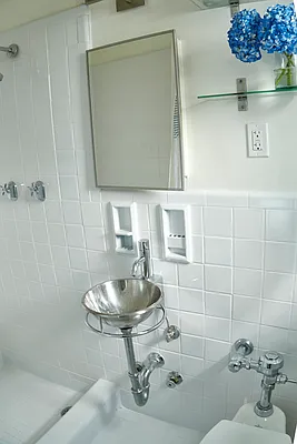 Sold by Compass | media 18