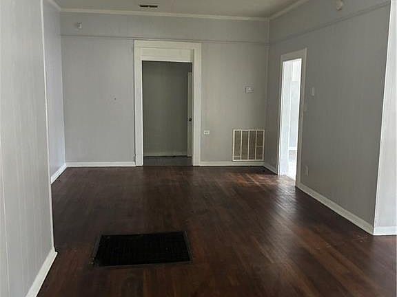 2nd image of 61 Alexander St