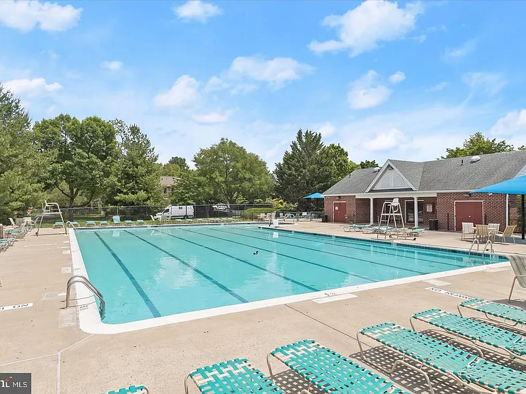 2504 Shelley Cir #4-2D — Photo 12