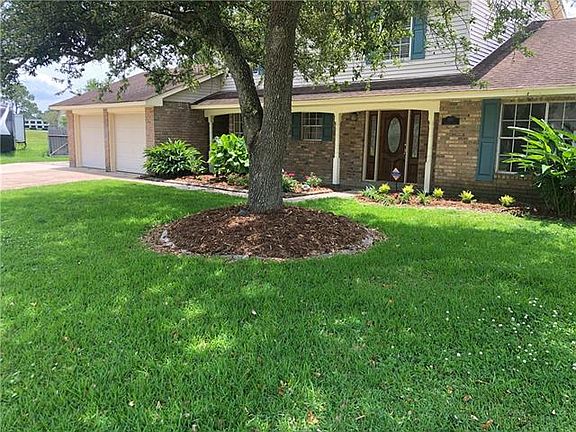 2nd image of 2101 Pinehurst Dr